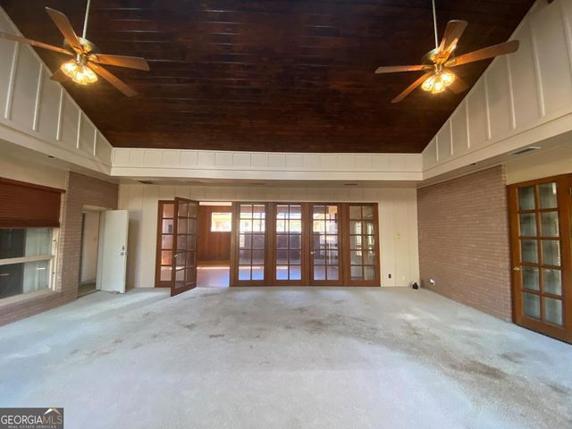 608 Pine Point Circle, Valdosta, GA 31602