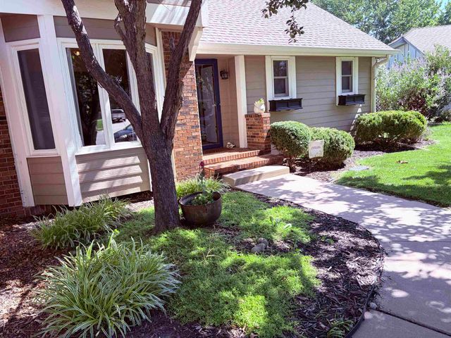 4610 N Farmstead Ct., Bel Aire, KS 67220