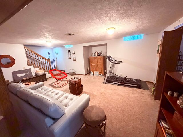 4610 N Farmstead Ct., Bel Aire, KS 67220