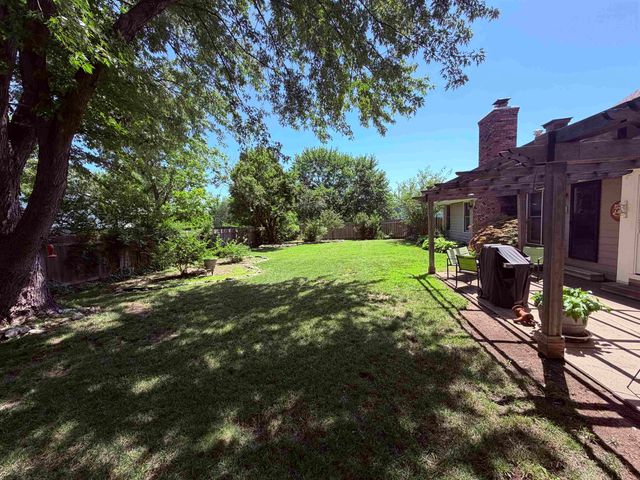 4610 N Farmstead Ct., Bel Aire, KS 67220