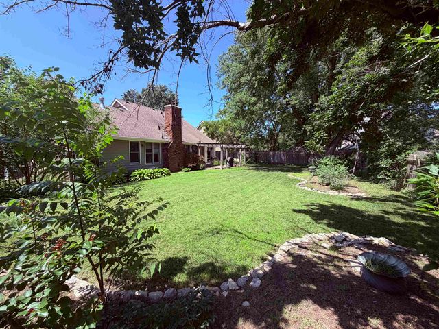 4610 N Farmstead Ct., Bel Aire, KS 67220