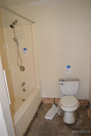 62 Douglas Street, Tonawanda, NY 14150