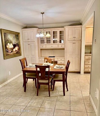 161 Thierman Ln APT 1H, Louisville, KY 40207