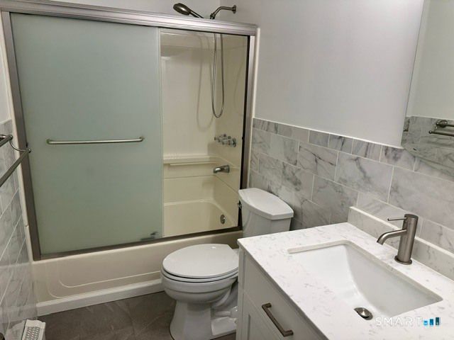 8 Lincoln Avenue, Norwalk, CT 06854