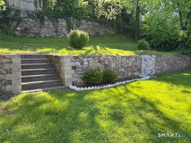 8 Lincoln Avenue, Norwalk, CT 06854