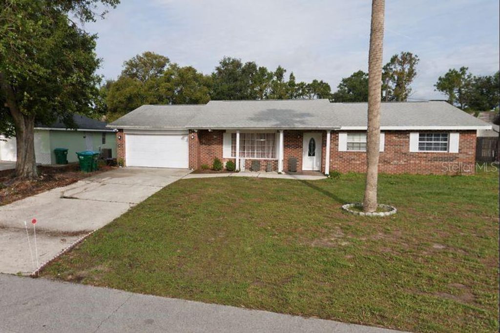 1082 W EMBASSY DRIVE, Deltona, FL 32725