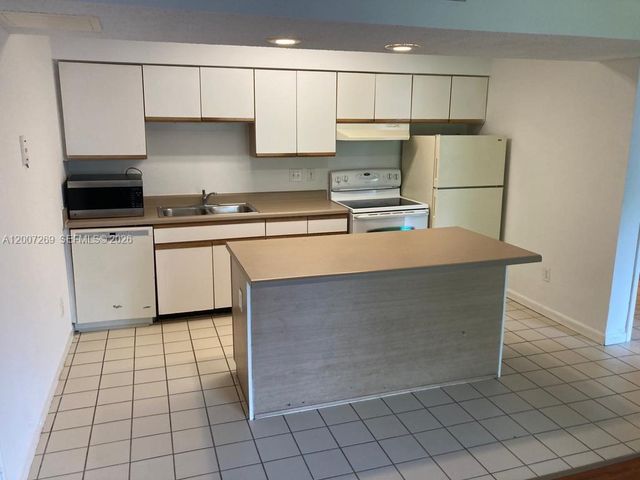 3985 W Mcnab Rd A111, Pompano Beach, FL 33069