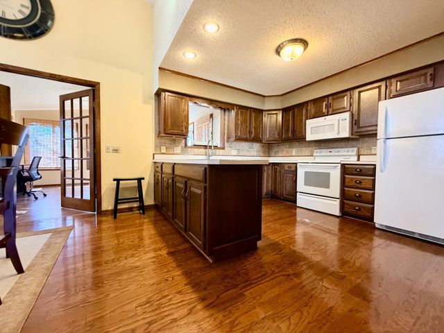 1919 Driftwood Avenue, Worthington, MN 56187