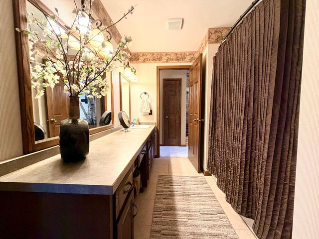 1919 Driftwood Avenue, Worthington, MN 56187