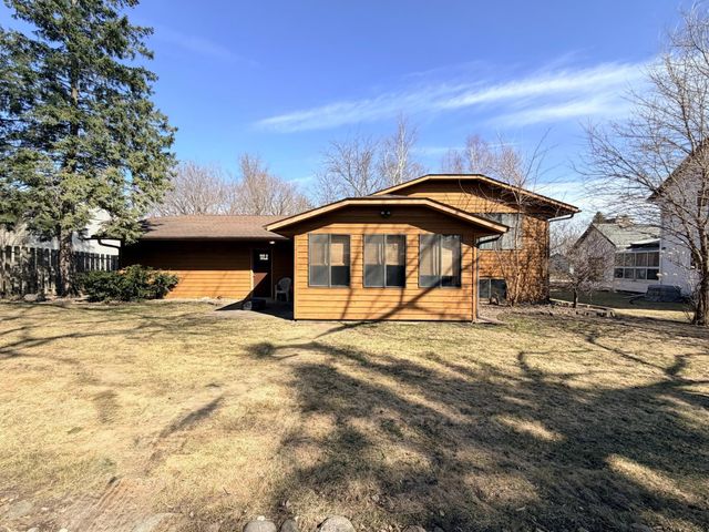 1919 Driftwood Avenue, Worthington, MN 56187