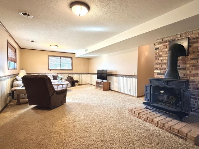 1919 Driftwood Avenue, Worthington, MN 56187