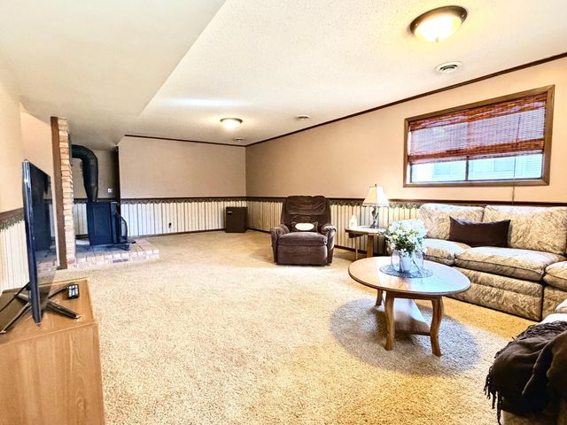 1919 Driftwood Avenue, Worthington, MN 56187