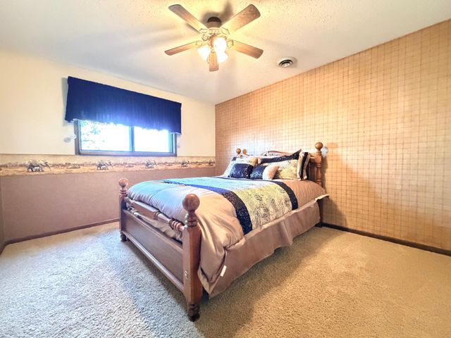 1919 Driftwood Avenue, Worthington, MN 56187