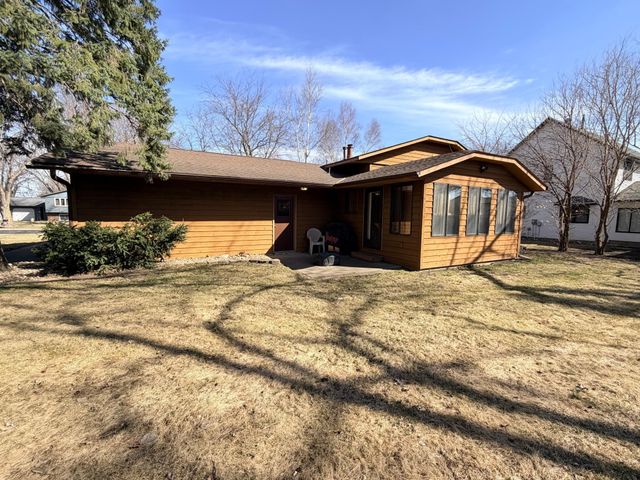 1919 Driftwood Avenue, Worthington, MN 56187