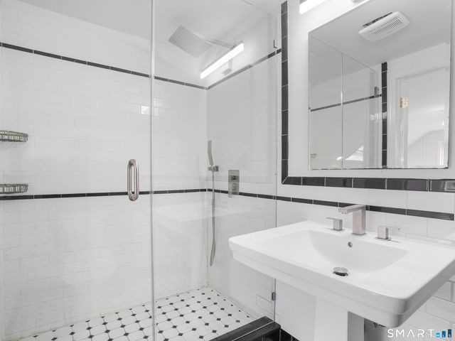 3125 Old Town Road, Bridgeport, CT 06606