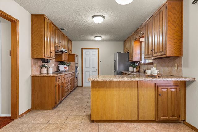 654 Park Lane, Highland Village, TX 75077