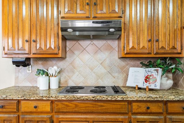 654 Park Lane, Highland Village, TX 75077