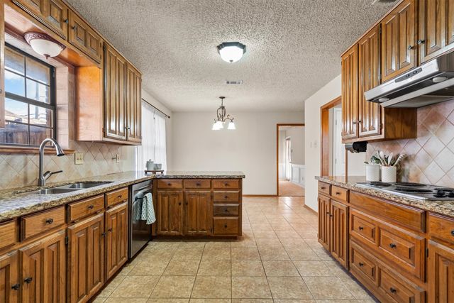 654 Park Lane, Highland Village, TX 75077
