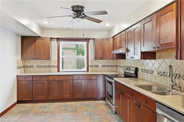 4865 Halwell DR, Virginia Beach, VA 23464