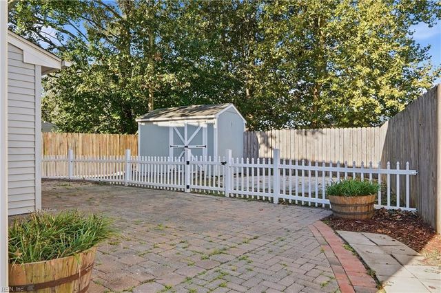 4865 Halwell DR, Virginia Beach, VA 23464