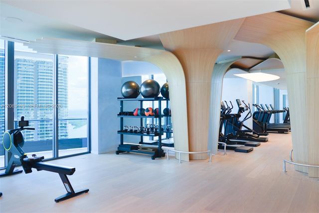 1000 Brickell Plz 4205, Miami, FL 33131