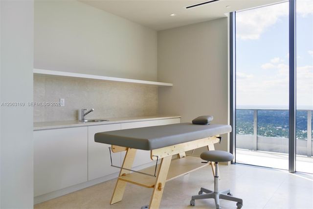 1000 Brickell Plz 4205, Miami, FL 33131