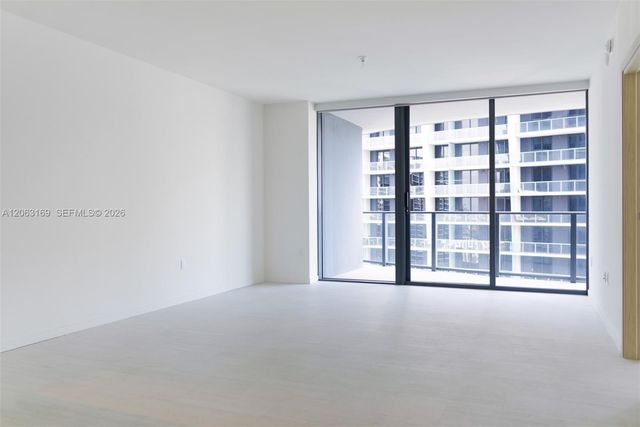1000 Brickell Plz 4205, Miami, FL 33131