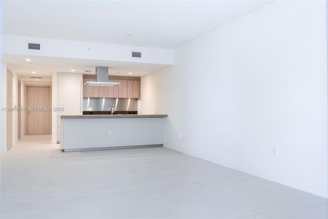 1000 Brickell Plz 4205, Miami, FL 33131