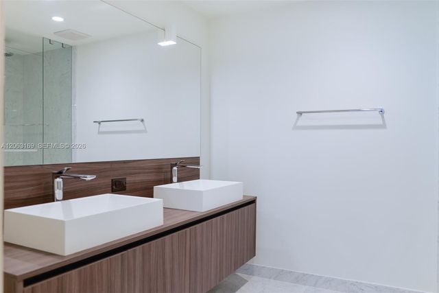 1000 Brickell Plz 4205, Miami, FL 33131