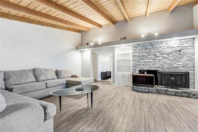 17444 Septo Street, Northridge, CA 91325