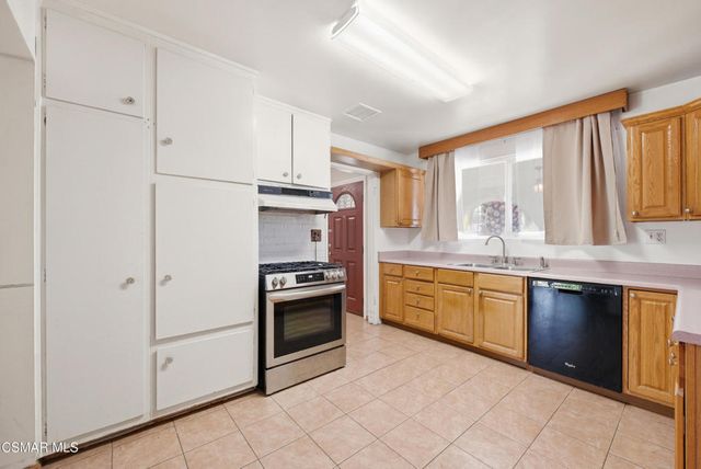 831 Calle Clavel, Thousand Oaks, CA 91360