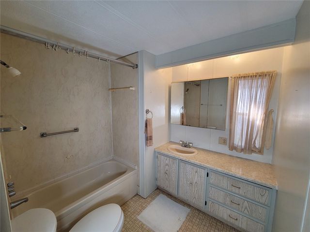 5021 HILL DRIVE, Zephyrhills, FL 33542