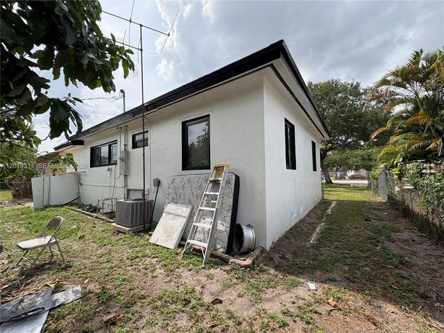 1250 NW 131st St, North Miami, FL 33167