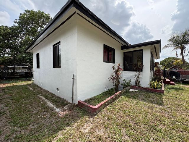 1250 NW 131st St, North Miami, FL 33167
