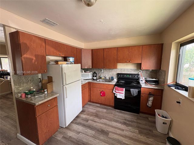 1250 NW 131st St, North Miami, FL 33167