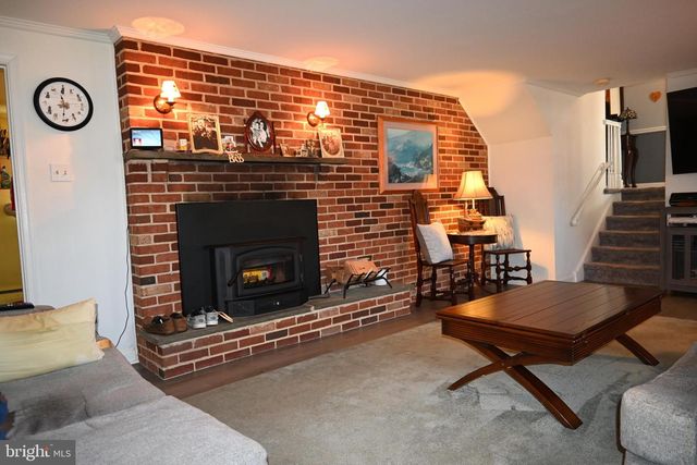 2345 CRESTVIEW LN, Aston, PA 19014