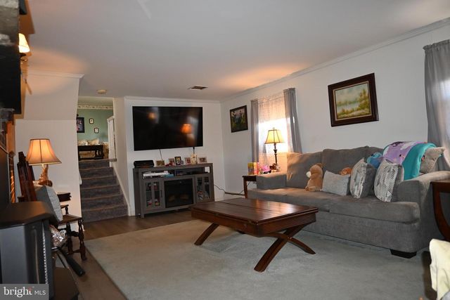 2345 CRESTVIEW LN, Aston, PA 19014