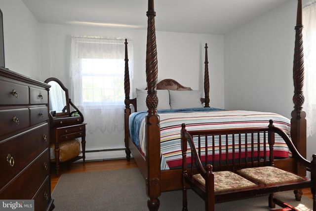 2345 CRESTVIEW LN, Aston, PA 19014