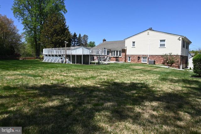 2345 CRESTVIEW LN, Aston, PA 19014