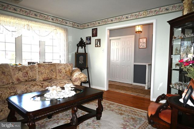 2345 CRESTVIEW LN, Aston, PA 19014