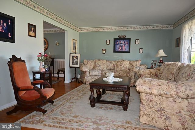 2345 CRESTVIEW LN, Aston, PA 19014