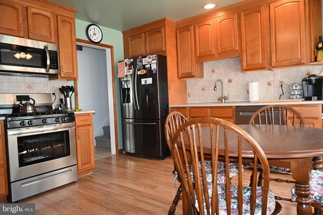 2345 CRESTVIEW LN, Aston, PA 19014