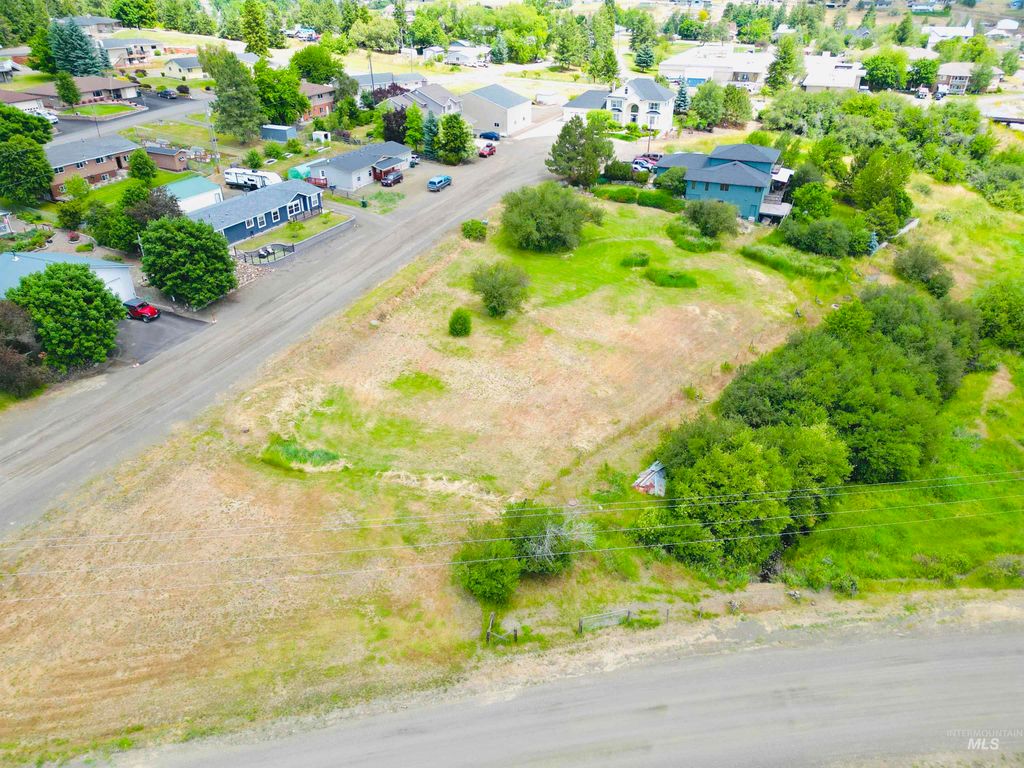 807 & 809 Trestle Drive, CottonWood, ID 83522 photo 11