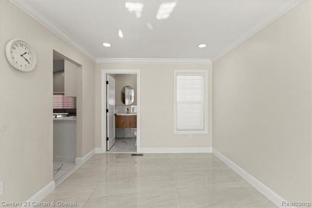 25520 Elon Drive, Dearborn Heights, MI 48127