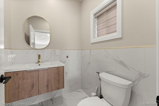 25520 Elon Drive, Dearborn Heights, MI 48127