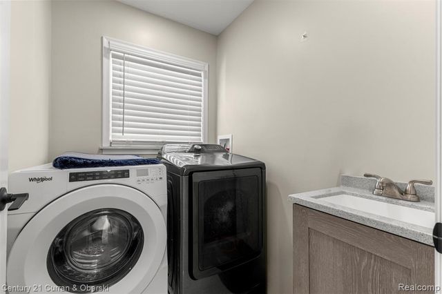 25520 Elon Drive, Dearborn Heights, MI 48127