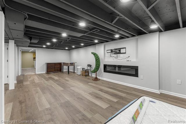 25520 Elon Drive, Dearborn Heights, MI 48127