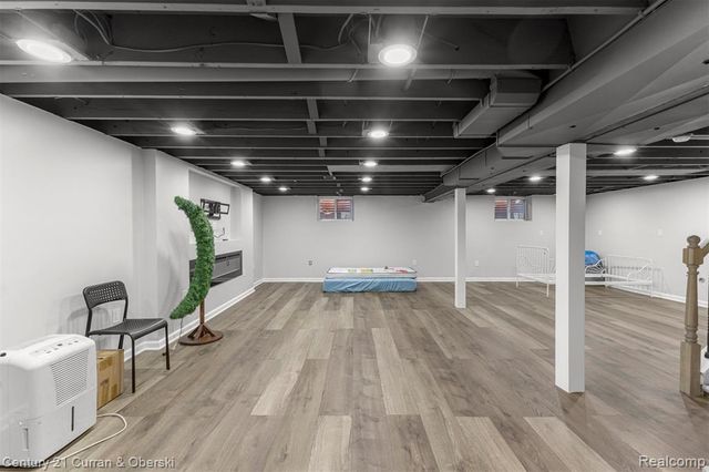 25520 Elon Drive, Dearborn Heights, MI 48127