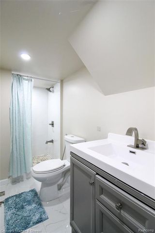 25520 Elon Drive, Dearborn Heights, MI 48127