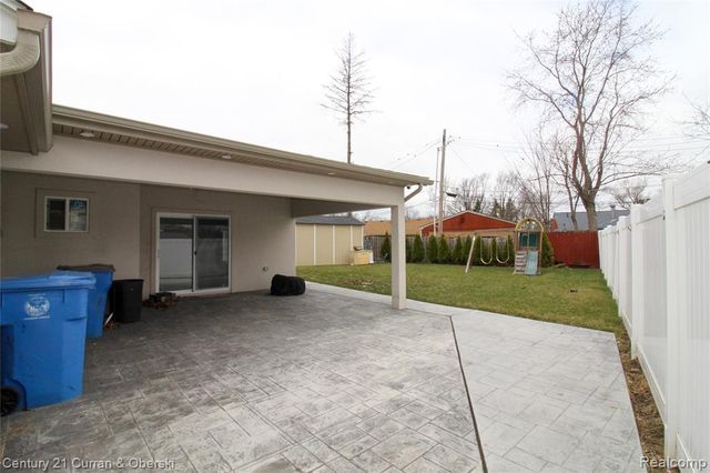 25520 Elon Drive, Dearborn Heights, MI 48127